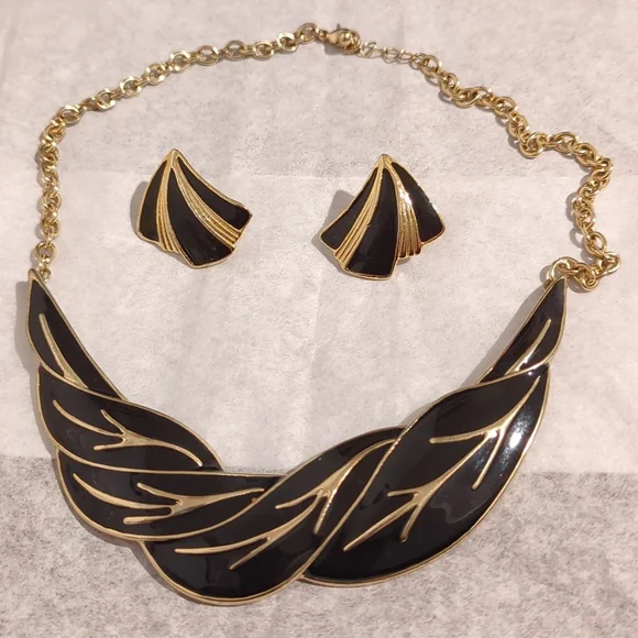 💕Vintage statement set - Picture 1 of 7